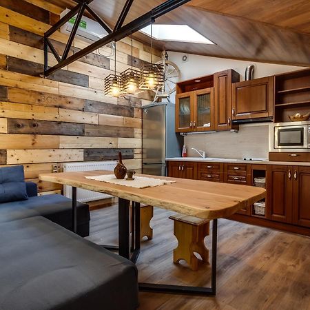 Four Bedrooms Apartment In The Heart Of Lviv Ngoại thất bức ảnh