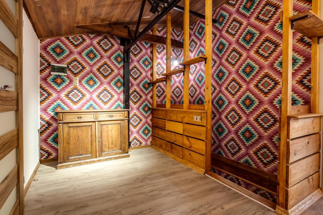Four Bedrooms Apartment In The Heart Of Lviv Ngoại thất bức ảnh