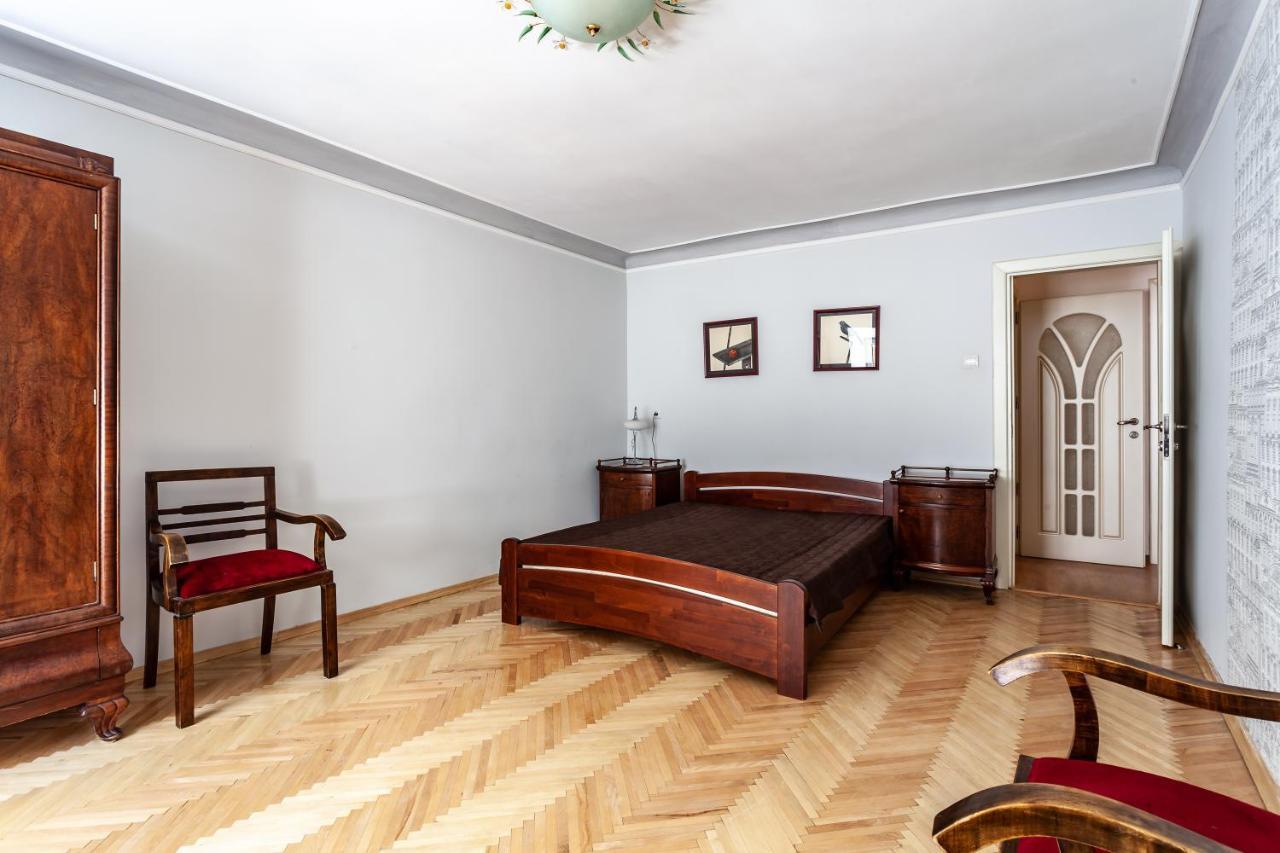Four Bedrooms Apartment In The Heart Of Lviv Ngoại thất bức ảnh