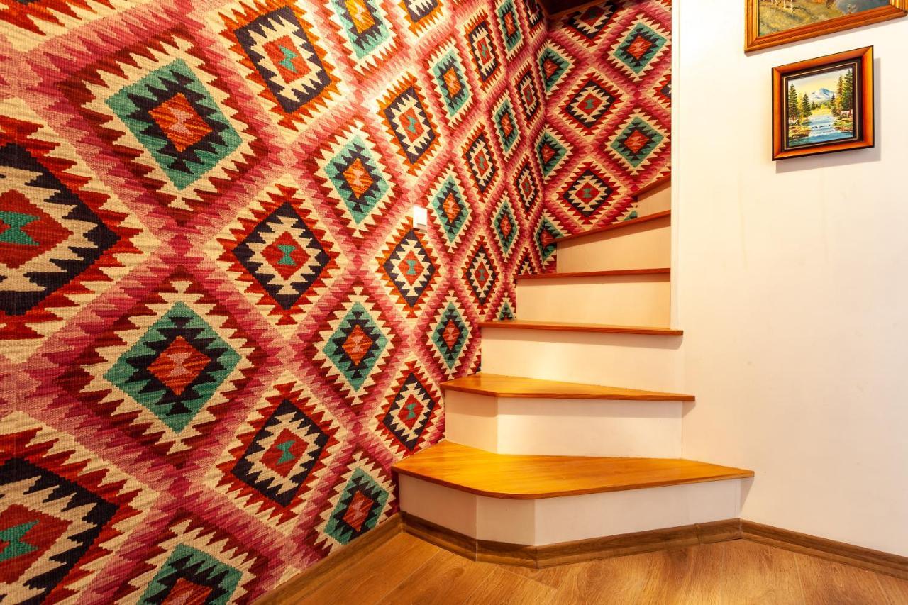 Four Bedrooms Apartment In The Heart Of Lviv Ngoại thất bức ảnh
